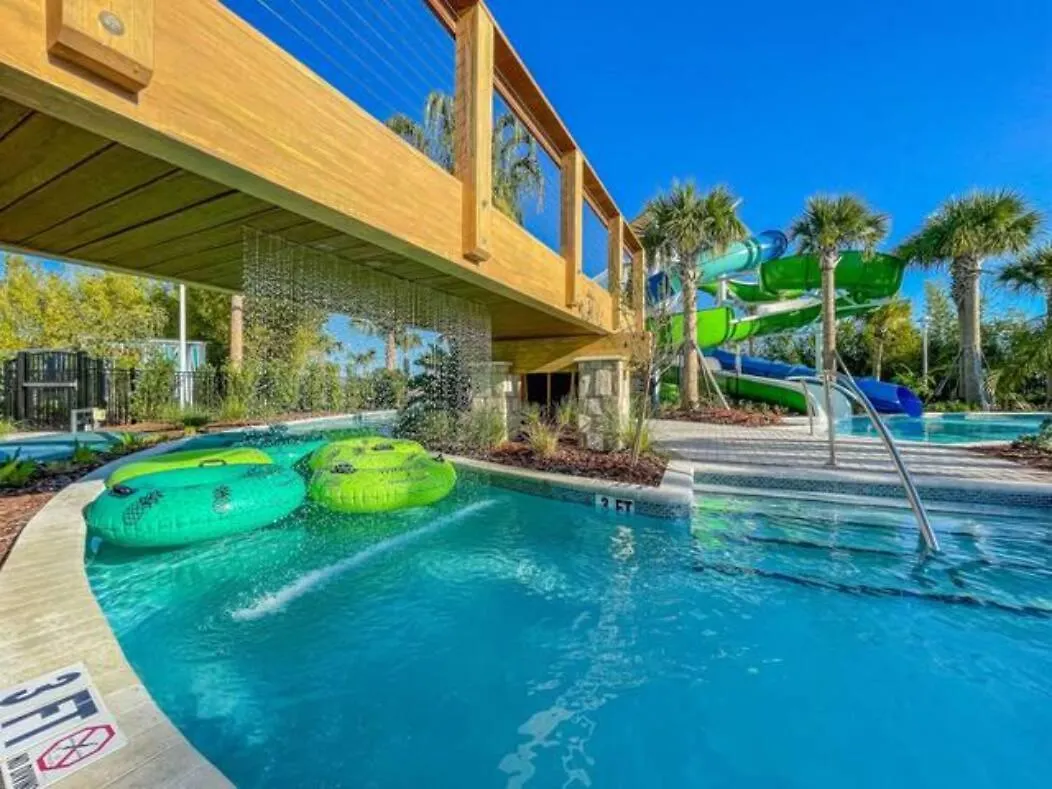 Relax In Style With Private Pool, Bbq And More Davenport
