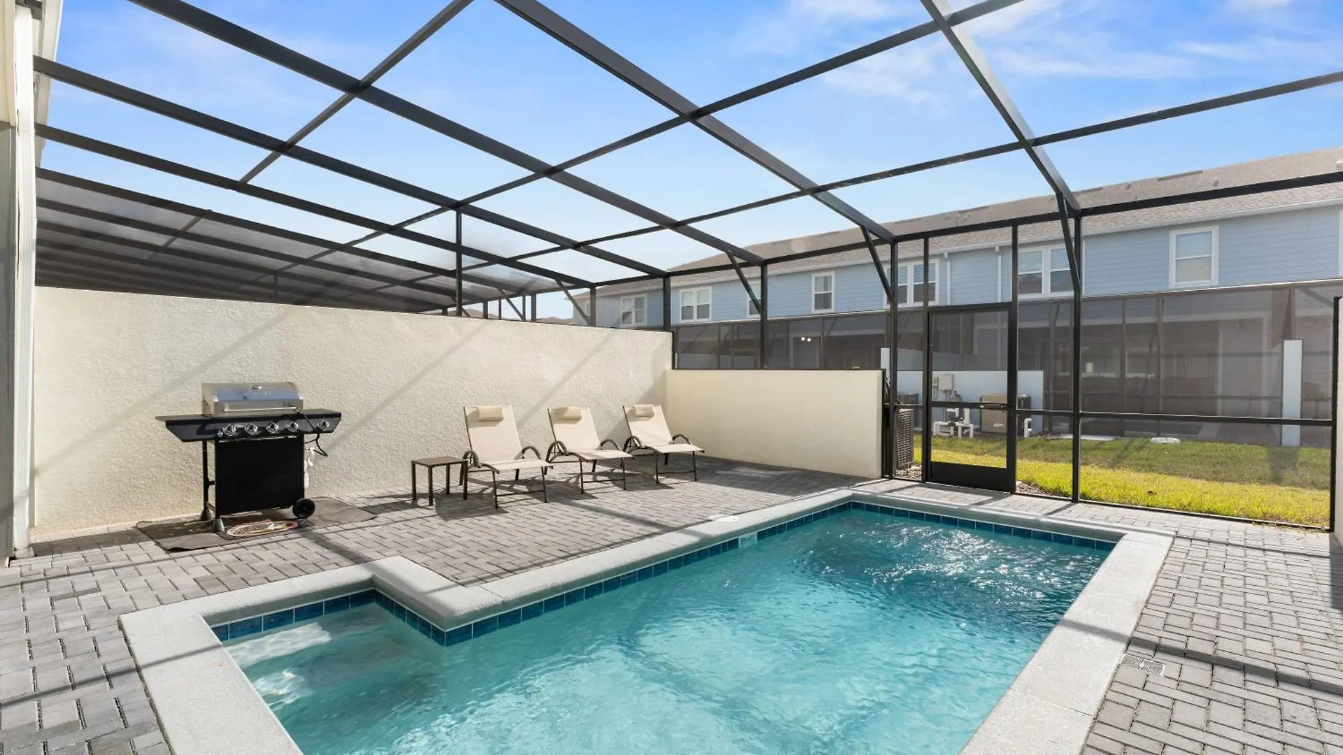 Relax In Style With Private Pool, Bbq And More Davenport ABD