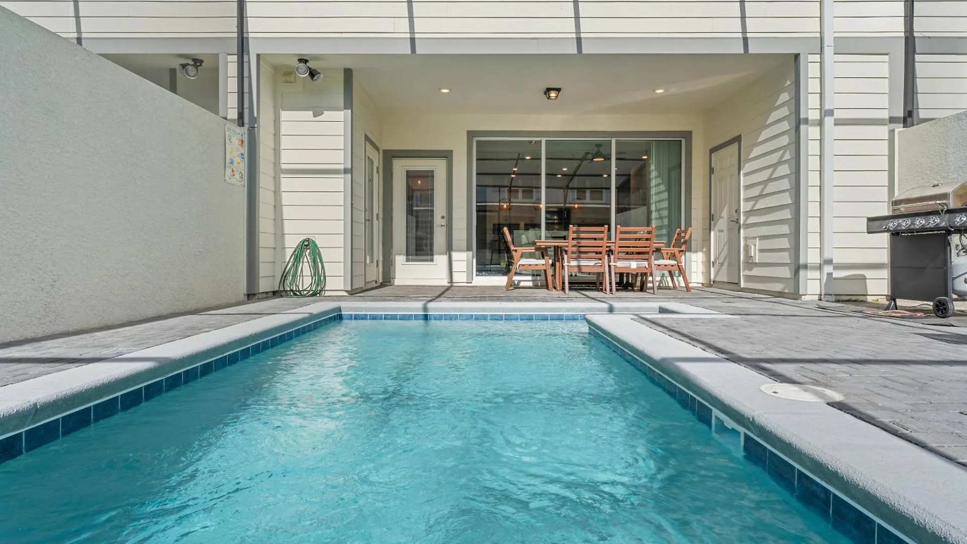Relax In Style With Private Pool, Bbq And More Davenport 0*,  ABD