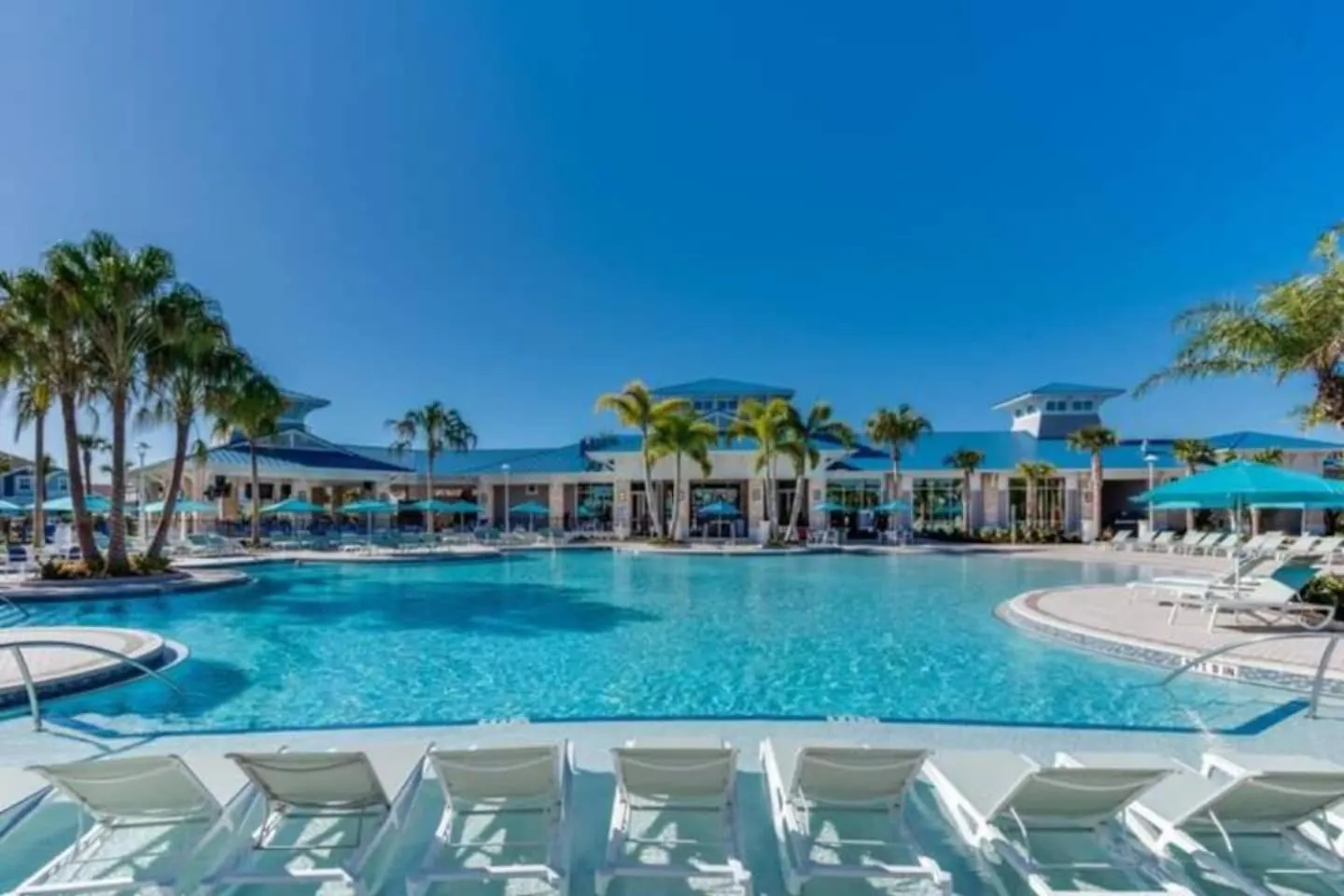 Relax In Style With Private Pool, Bbq And More Davenport Tatil Evi